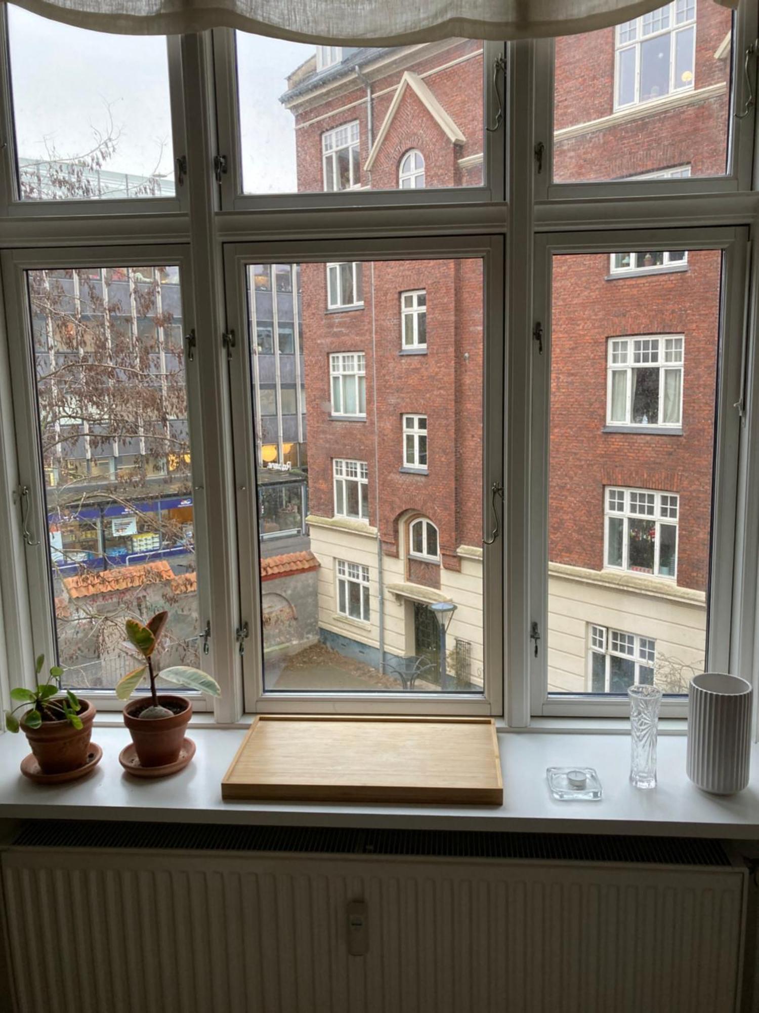 400 M From Metro Modern Cozy Apartment